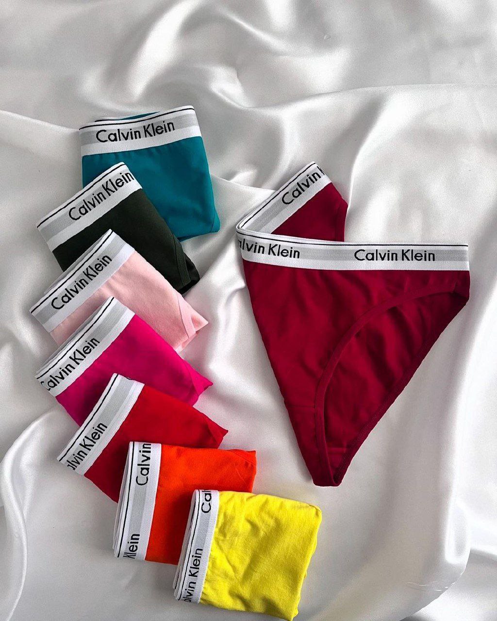 شورت فانتزی مرلین سایزL/XL رنگبندی زرد و سبز یشمی